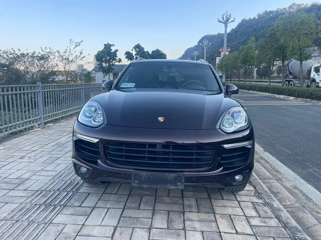 PORSCHE CAYENNE
