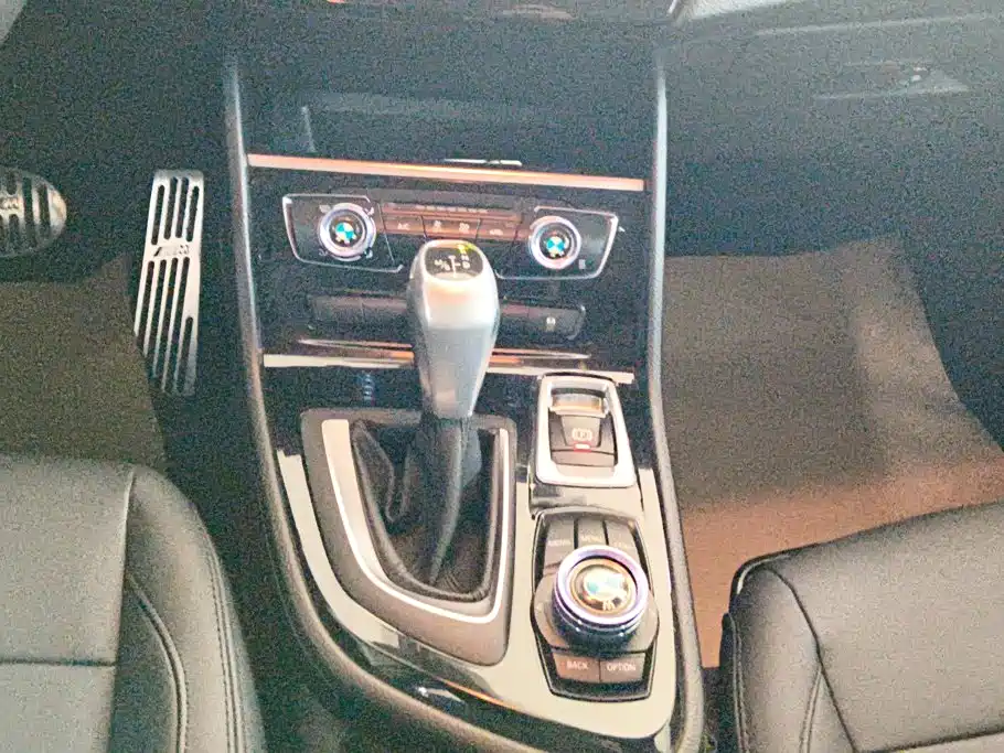 BMW 2 Series Active Tourer — миниатюра 15