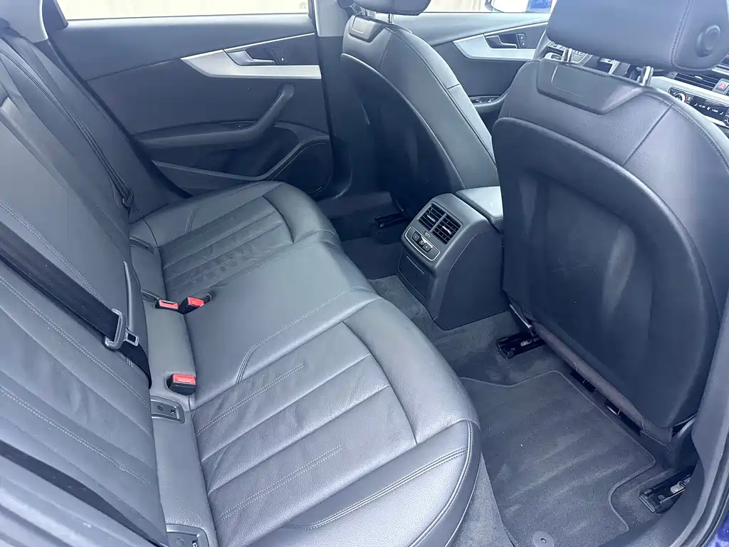 Audi A4 (Import) — миниатюра 12