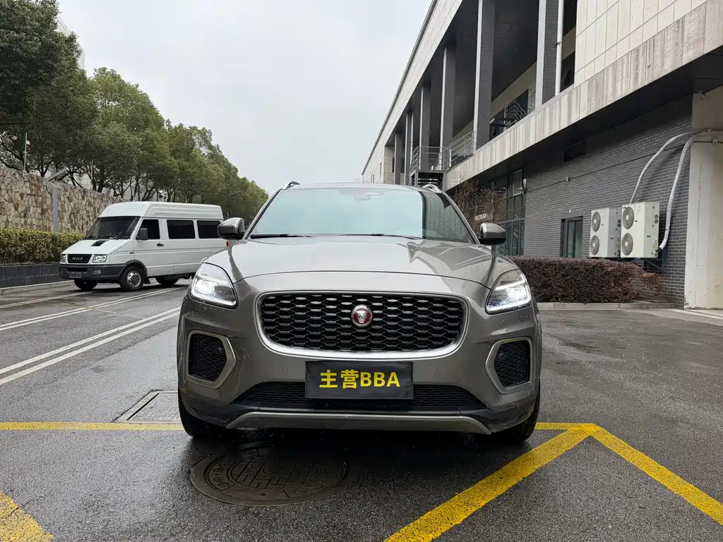 JAGUAR E PACE