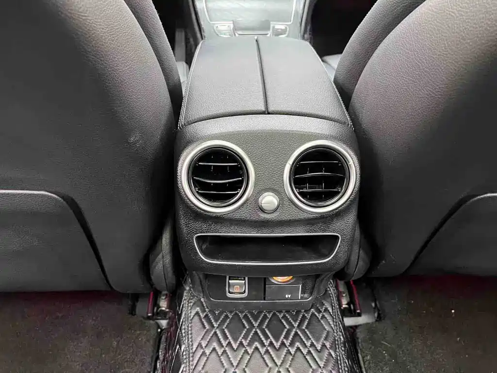 Mercedes-Benz C-Class — миниатюра 14