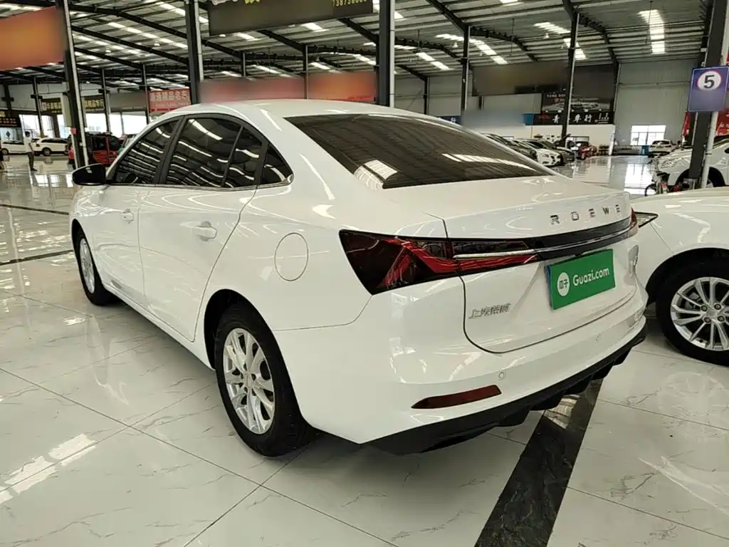 Roewe i5 2023 1.5L MT