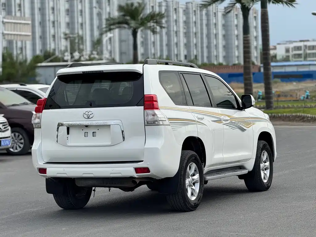 Toyota Land Cruiser Prado 2010 4.0L AT TX