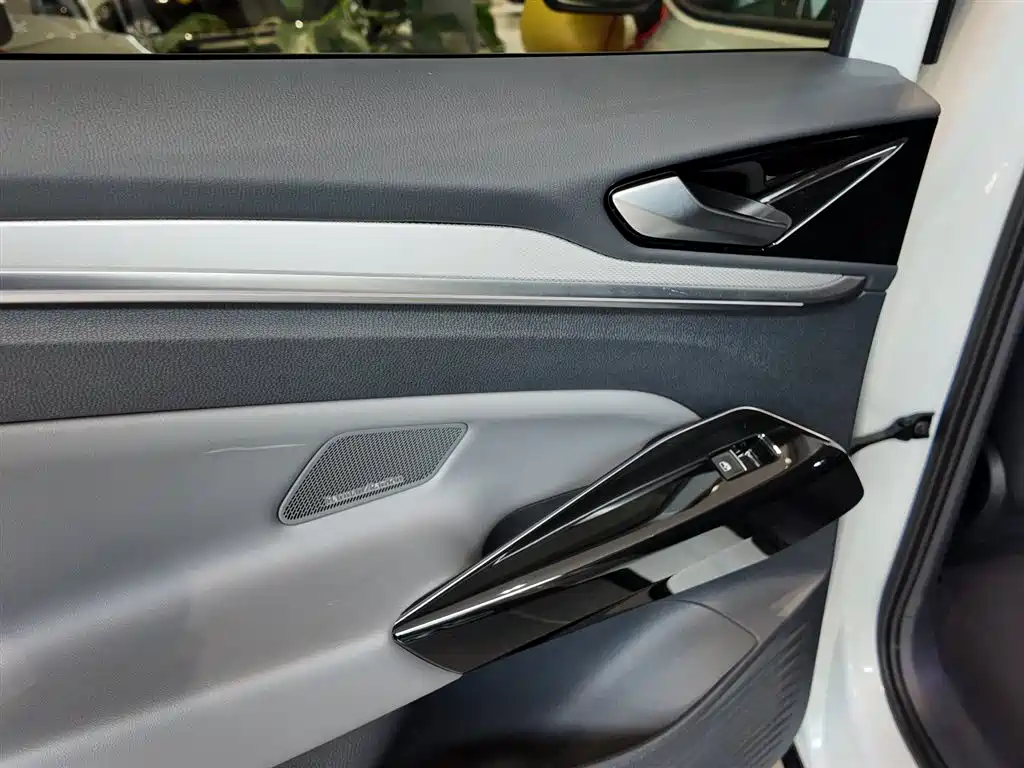 VOLKSWAGEN ID.4 CROZZ