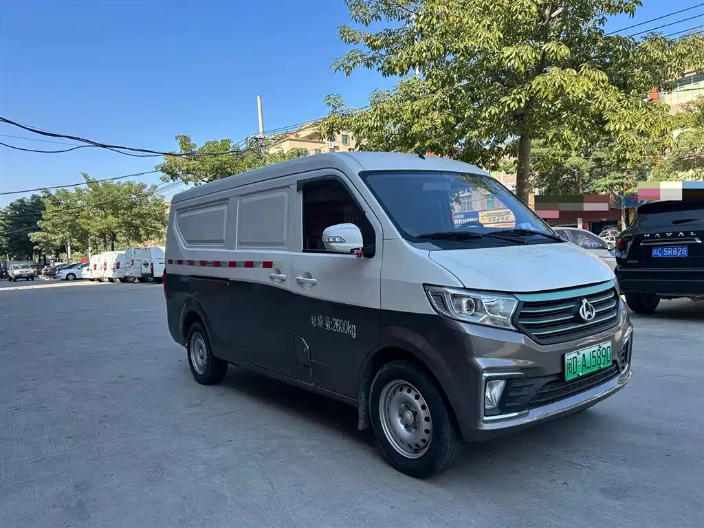 CHANGAN CROSS STAR V5 EV