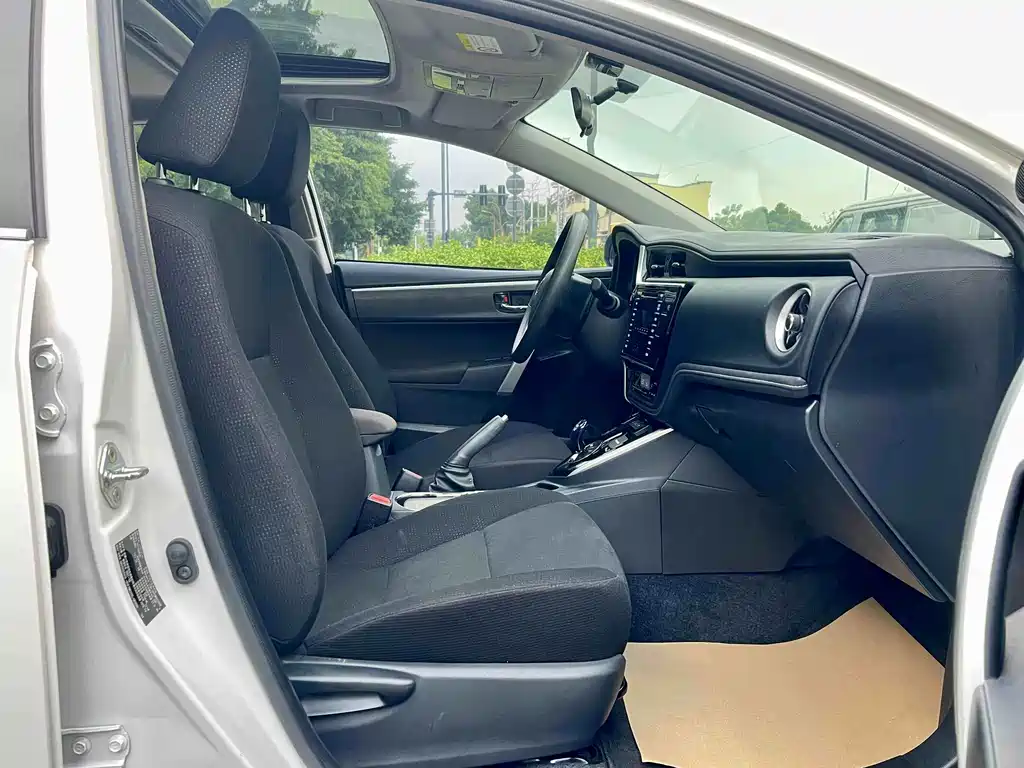 Toyota Corolla Hybrid — миниатюра 15