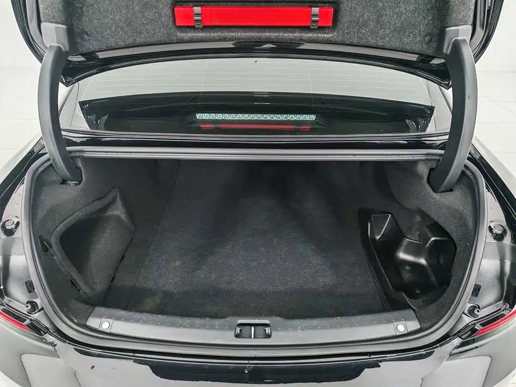 VOLVO S90 PLUG IN HYBRID