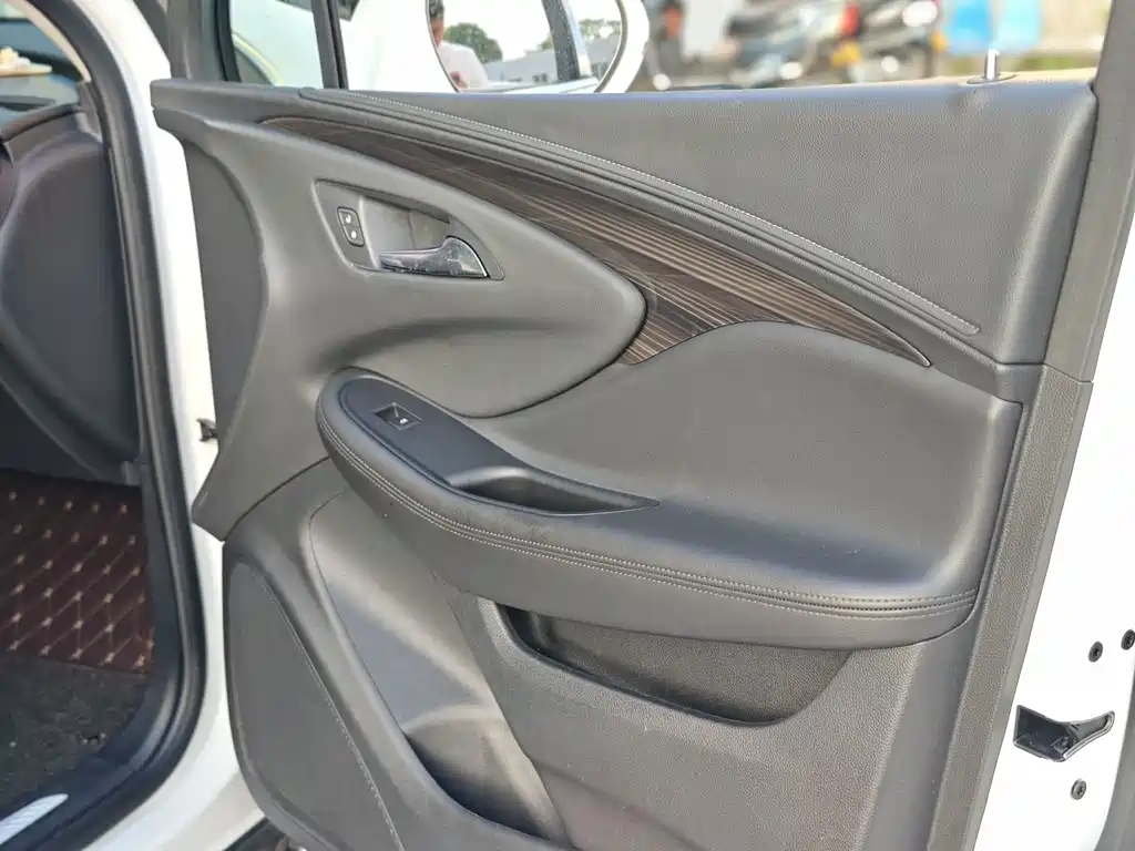 Buick Envision Plus — миниатюра 19