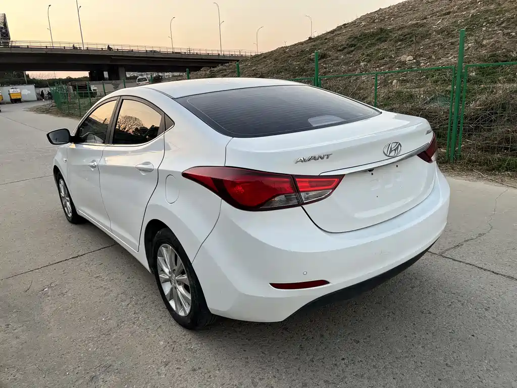 Hyundai Elantra Langdong 1.6L Auto Smart Type, фото 14