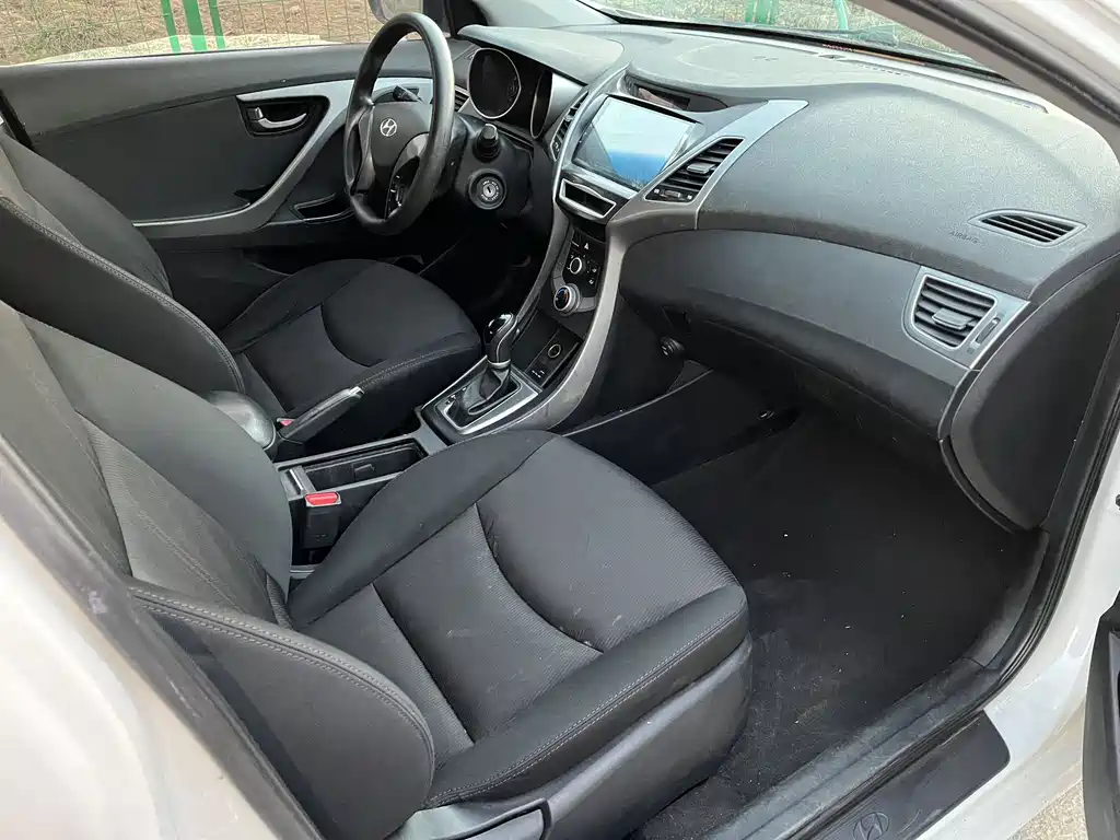 Hyundai Elantra Langdong 1.6L Auto Smart Type, фото 7