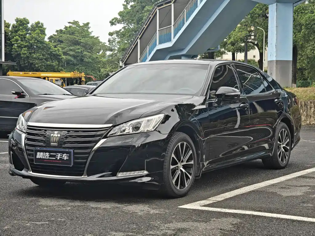 Toyota Crown 2018