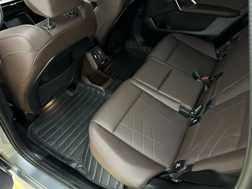 BMW iX1 — миниатюра 14