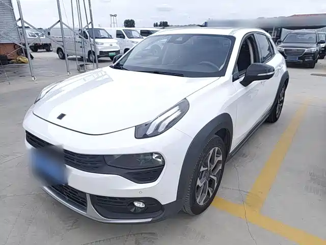 2019 Lynk & Co 02