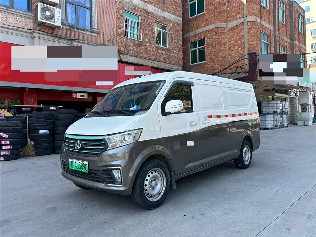 CHANGAN CROSS STAR V5 EV
