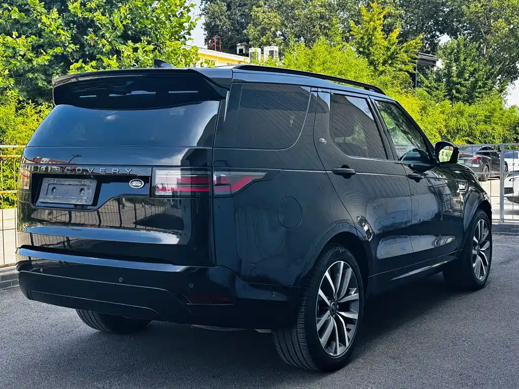 Land Rover Discovery 2025 360PS Dynamic SE