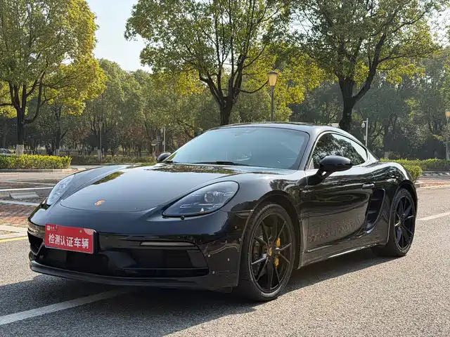 PORSCHE 718 2018