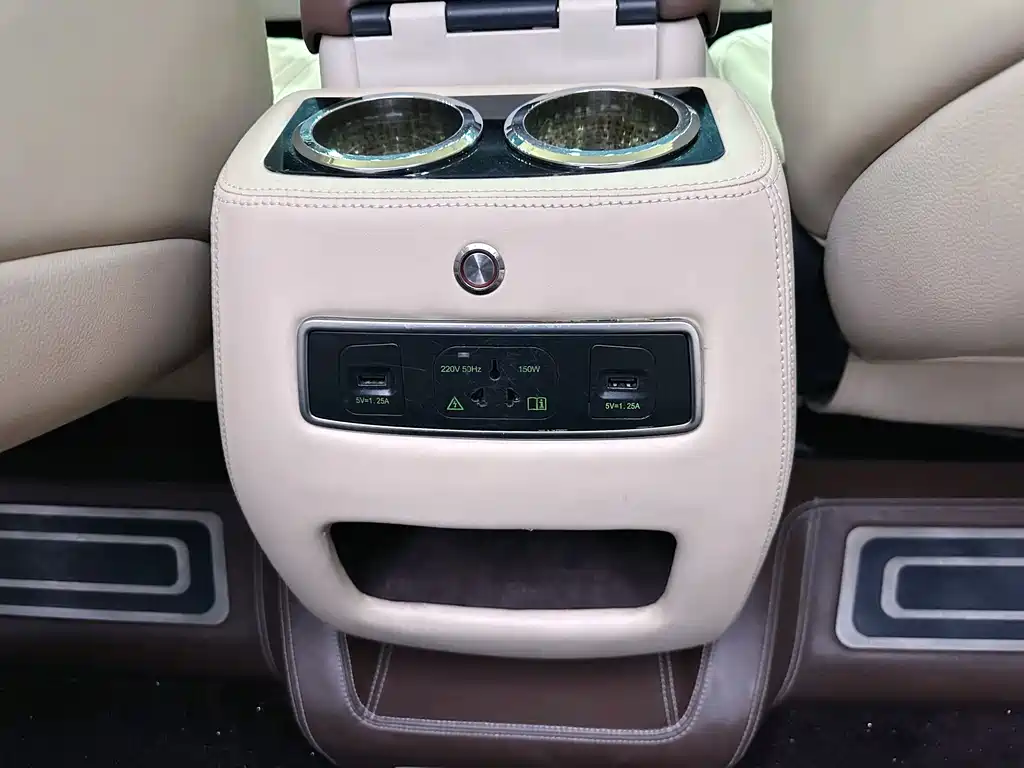 Mercedes-Benz V-Class (Import) — миниатюра 13