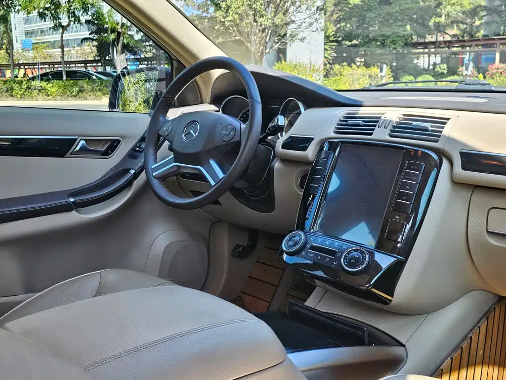 Mercedes-Benz R 2015 R 320 4MATIC Luxury