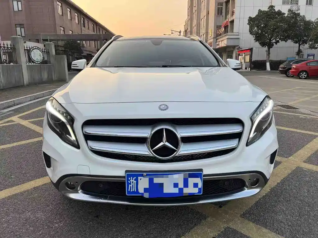 Mercedes-Benz GLA 2016 GLA 200 Fashion