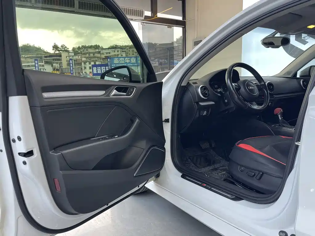 Audi A3 2014 Limousine 40 TFSI S line Luxury