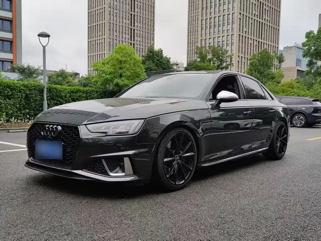 Audi S4