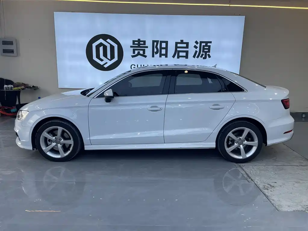 Audi A3 2014 Limousine 40 TFSI S line Luxury