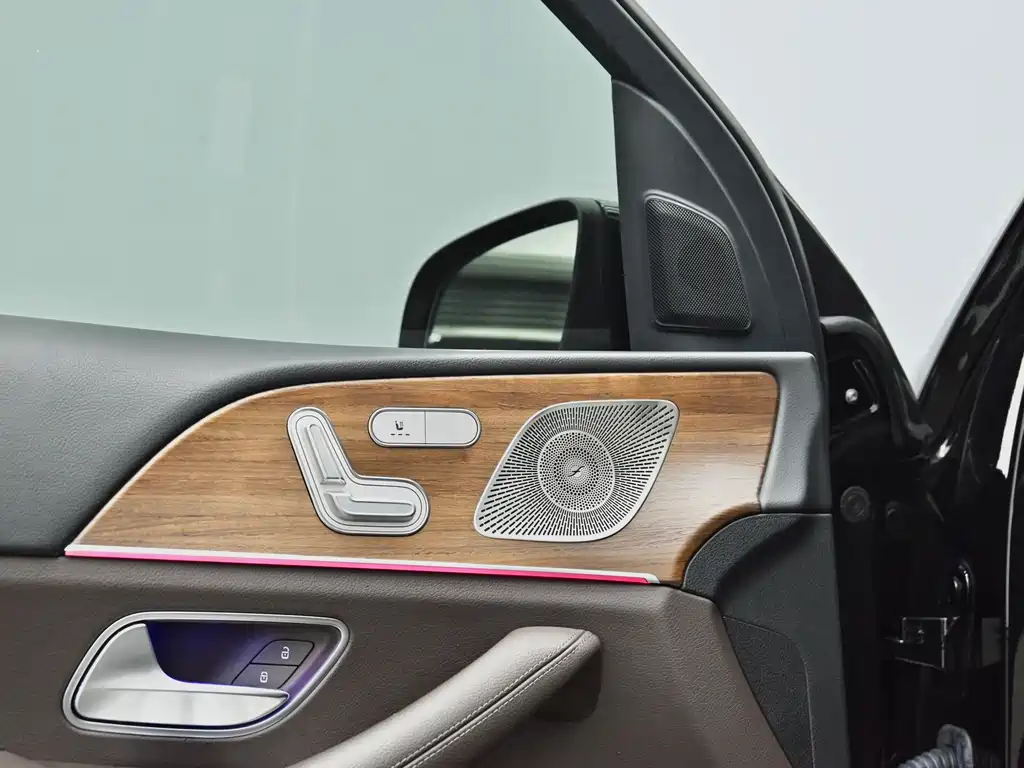Mercedes-Benz GLE New Energy — миниатюра 18