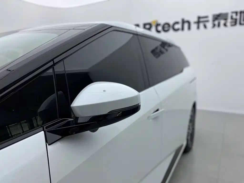 XPeng X9 — миниатюра 13