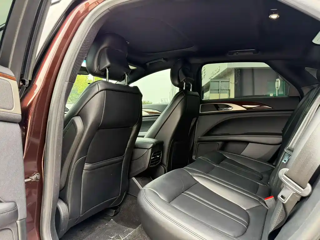 Lincoln MKZ — миниатюра 6