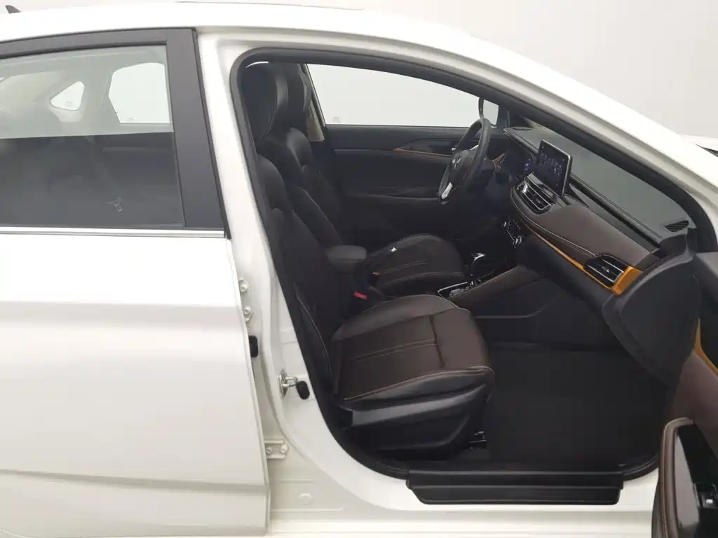 Changan Eado DT — миниатюра 5