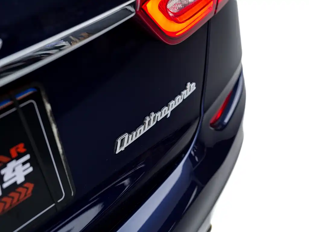 Maserati Quattroporte — миниатюра 9