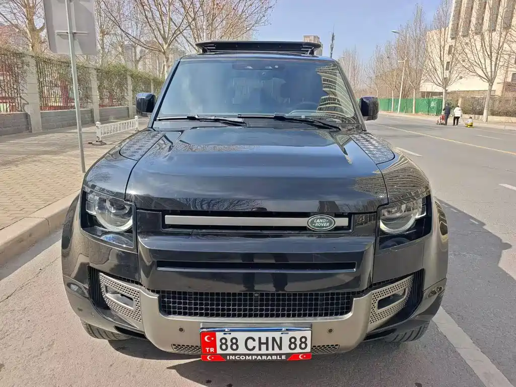 LAND ROVER DEFENDER