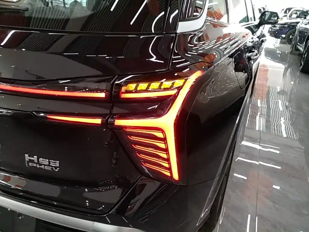Hongqi HS3 PHEV 2025 117km