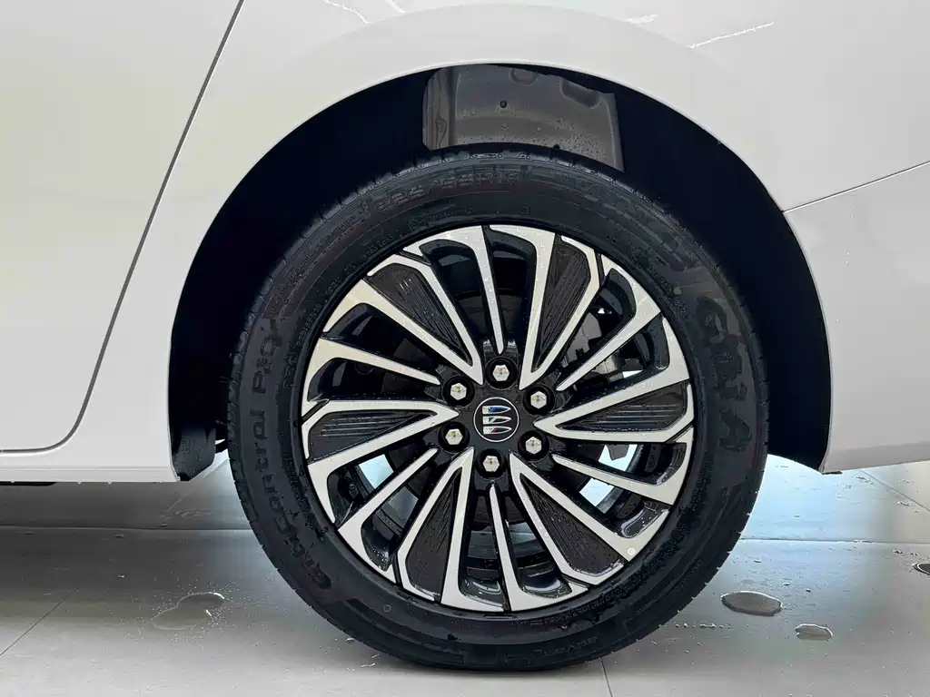 BUICK GL8 NEW ENERGY