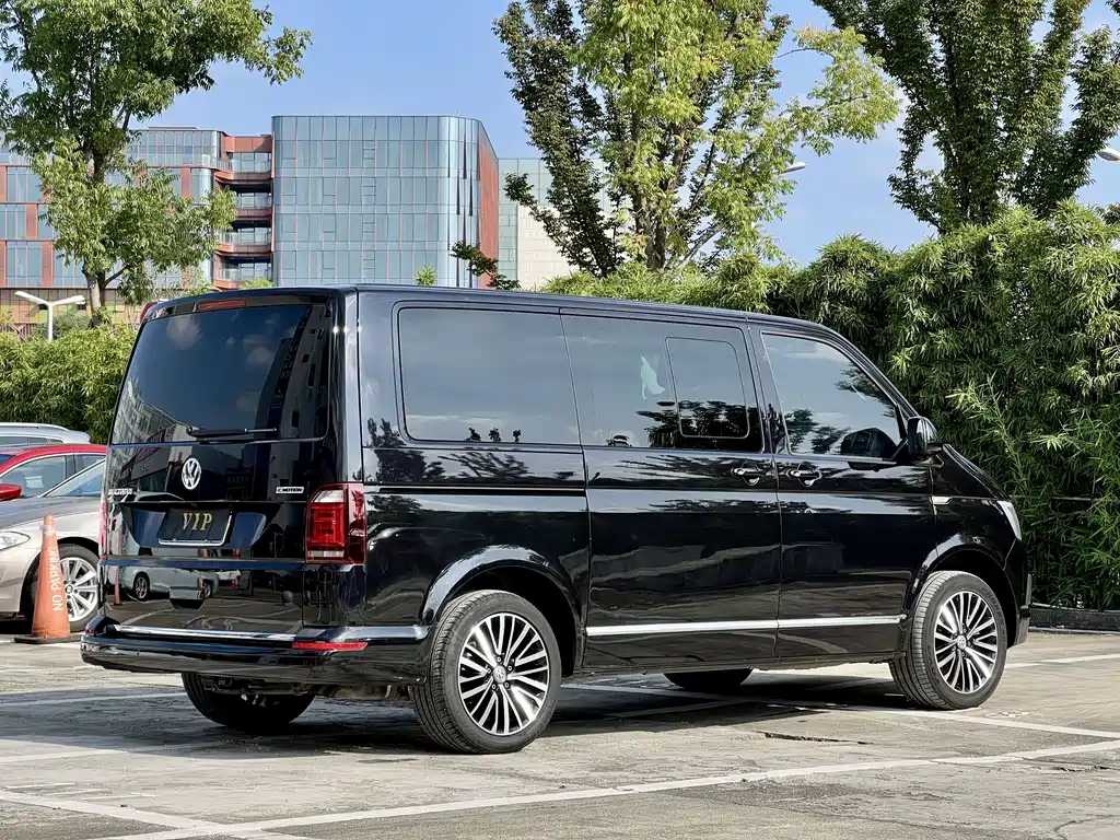 Volkswagen Multivan — миниатюра 4