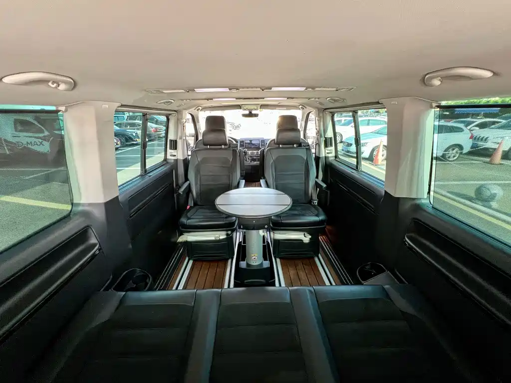 Volkswagen Multivan — миниатюра 9