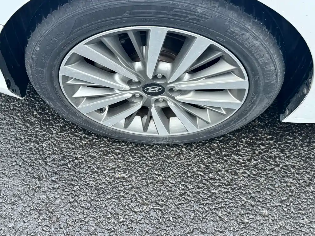 Hyundai Mistra 2019 1.8L AT Luxury DLX VI