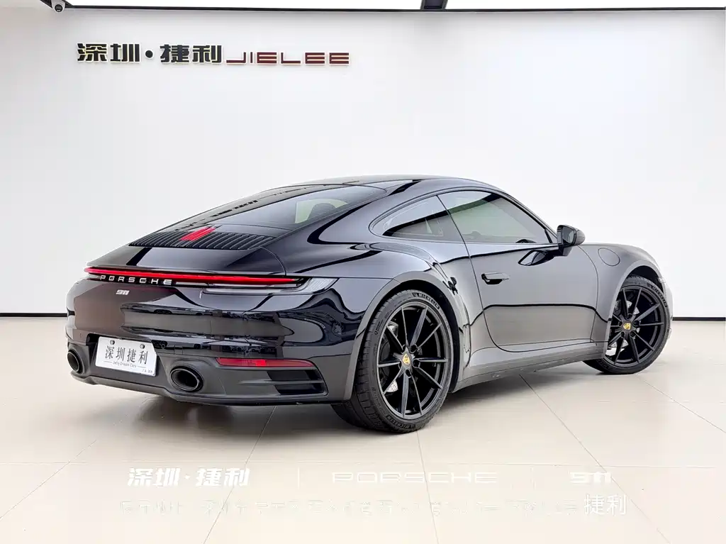 Porsche 911 2023 Carrera 3.0T