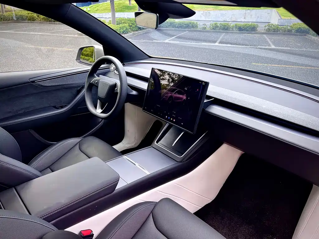 Tesla Model Y L — фотографии объявления, Фото 12