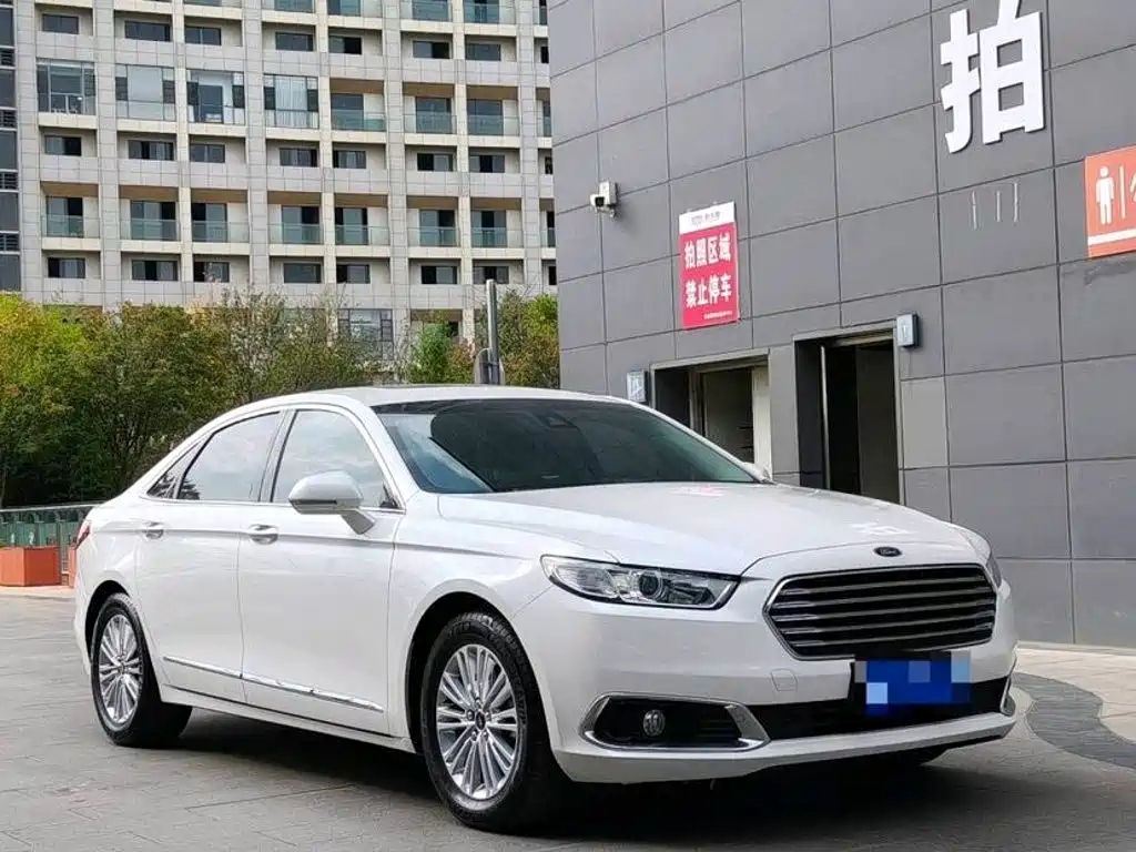 Ford Taurus