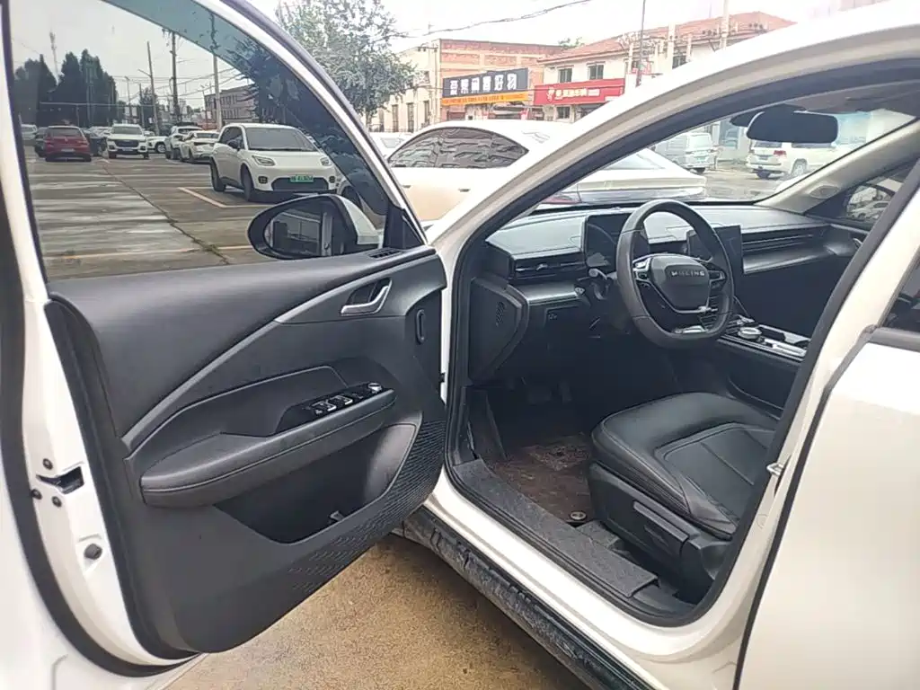 Wuling 五菱E5 — миниатюра 16