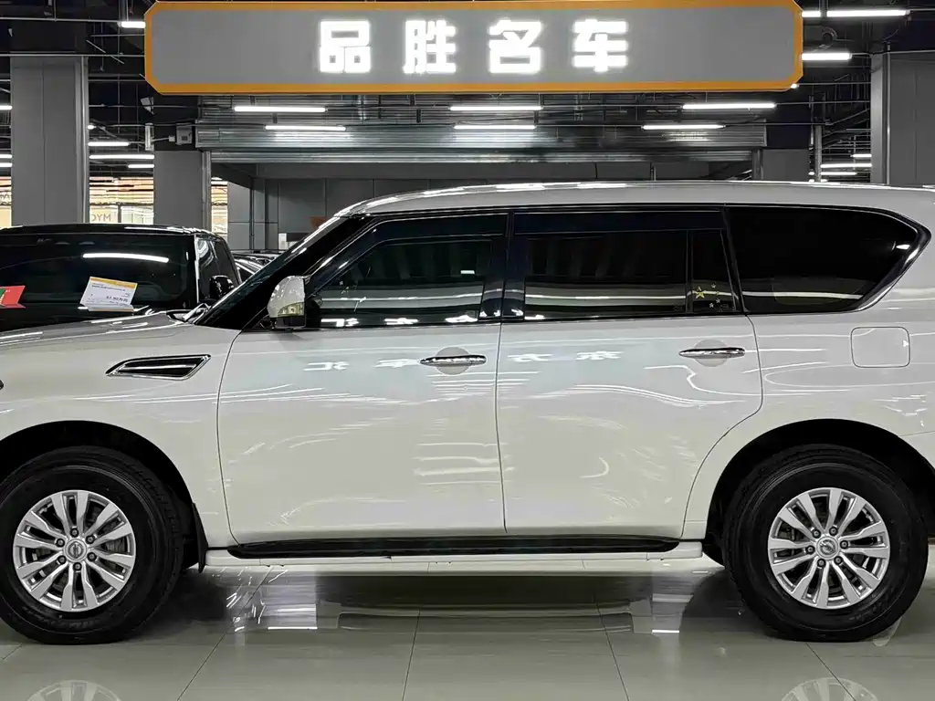 Nissan Patrol — миниатюра 4