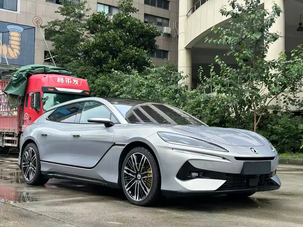 Denza Z9GT 2024 1100 Ultra