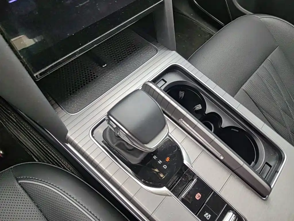 Hongqi Hongqi HS7 PHEV — миниатюра 18