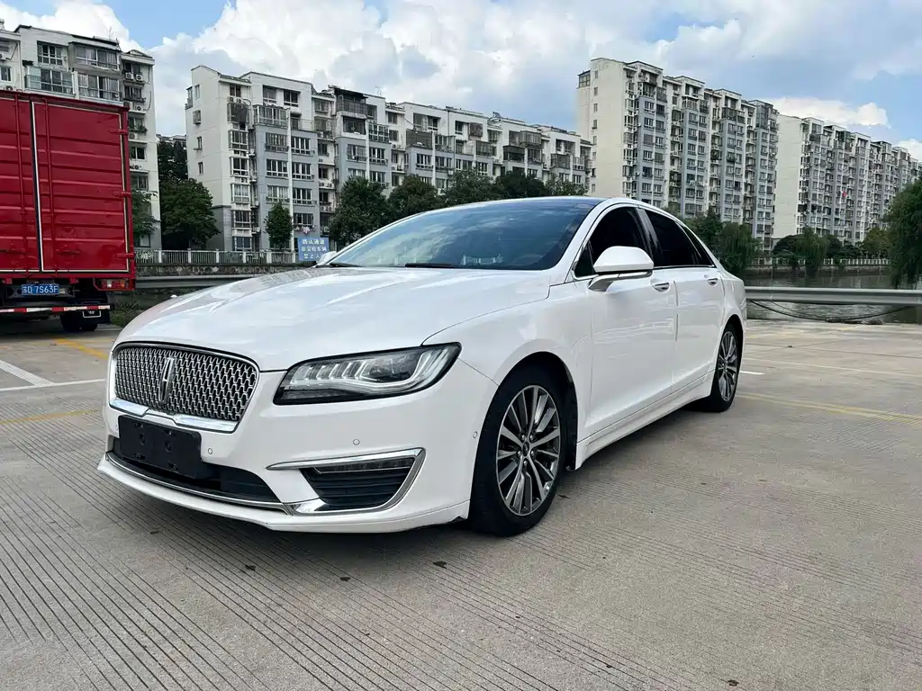 Lincoln MKZ
