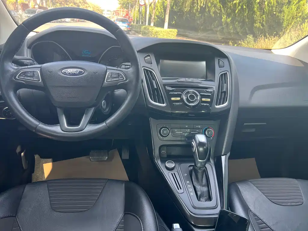 Ford Focus — миниатюра 10