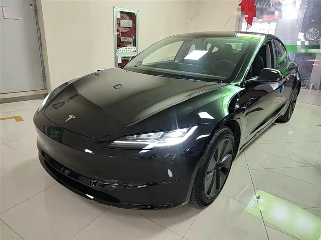 Tesla Model 3 2023