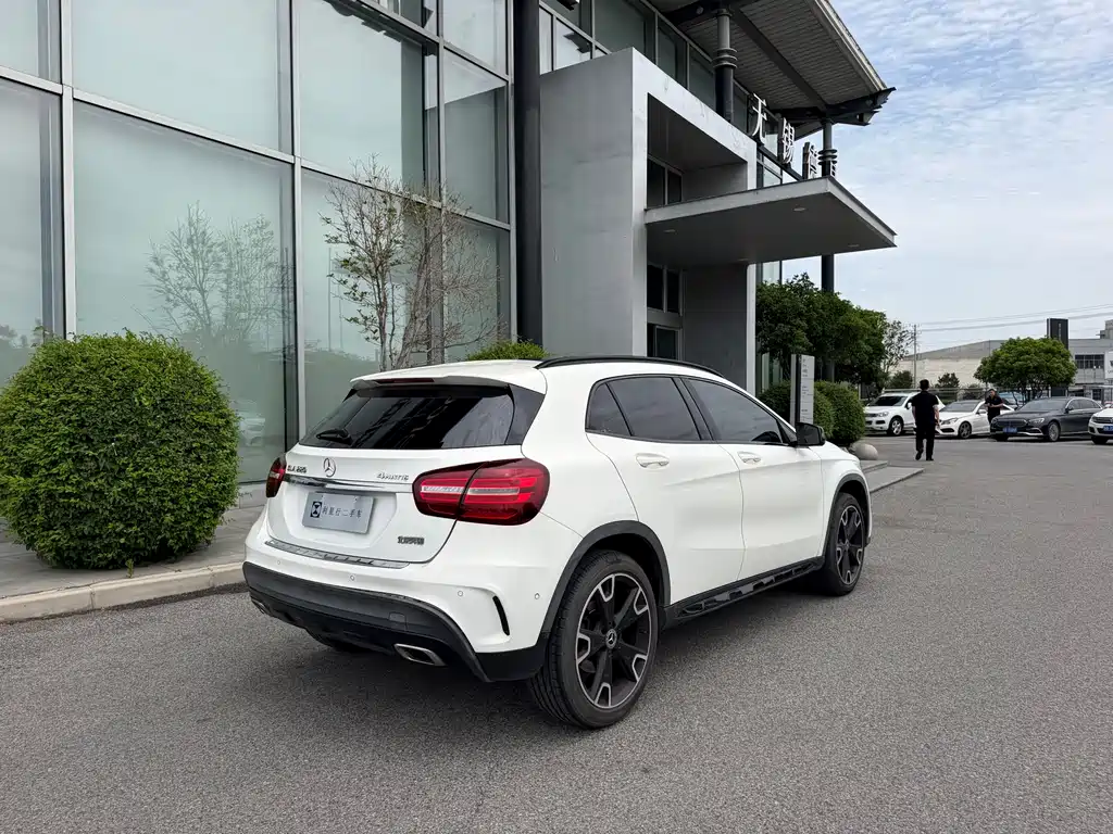Mercedes-Benz GLA 2018 GLA 220 4MATIC Sport