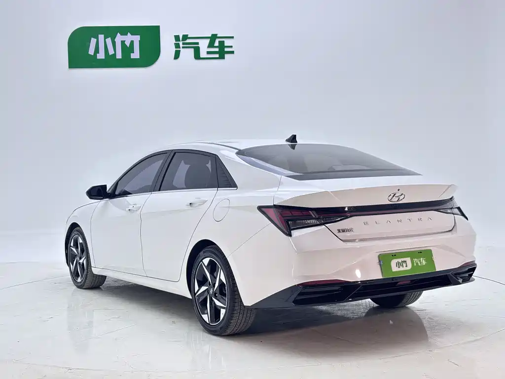 Hyundai Elantra 2022 1.5L CVT LUX Luxury