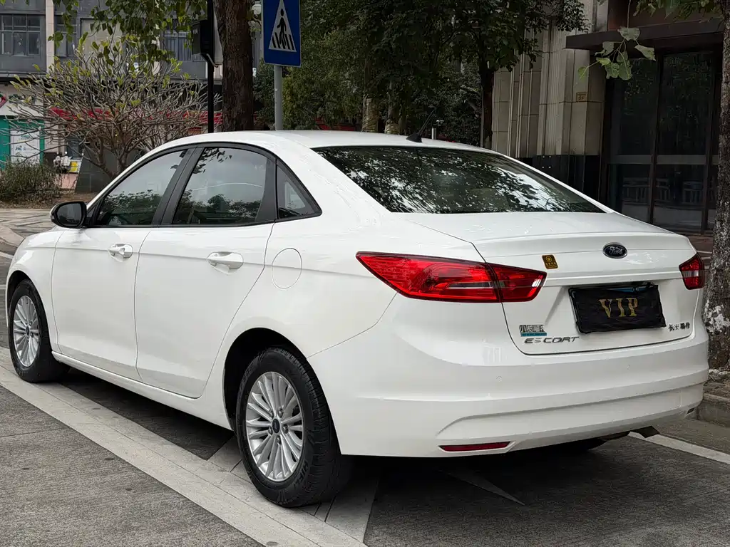 Ford Escort 2015 1.5L AT Comfort